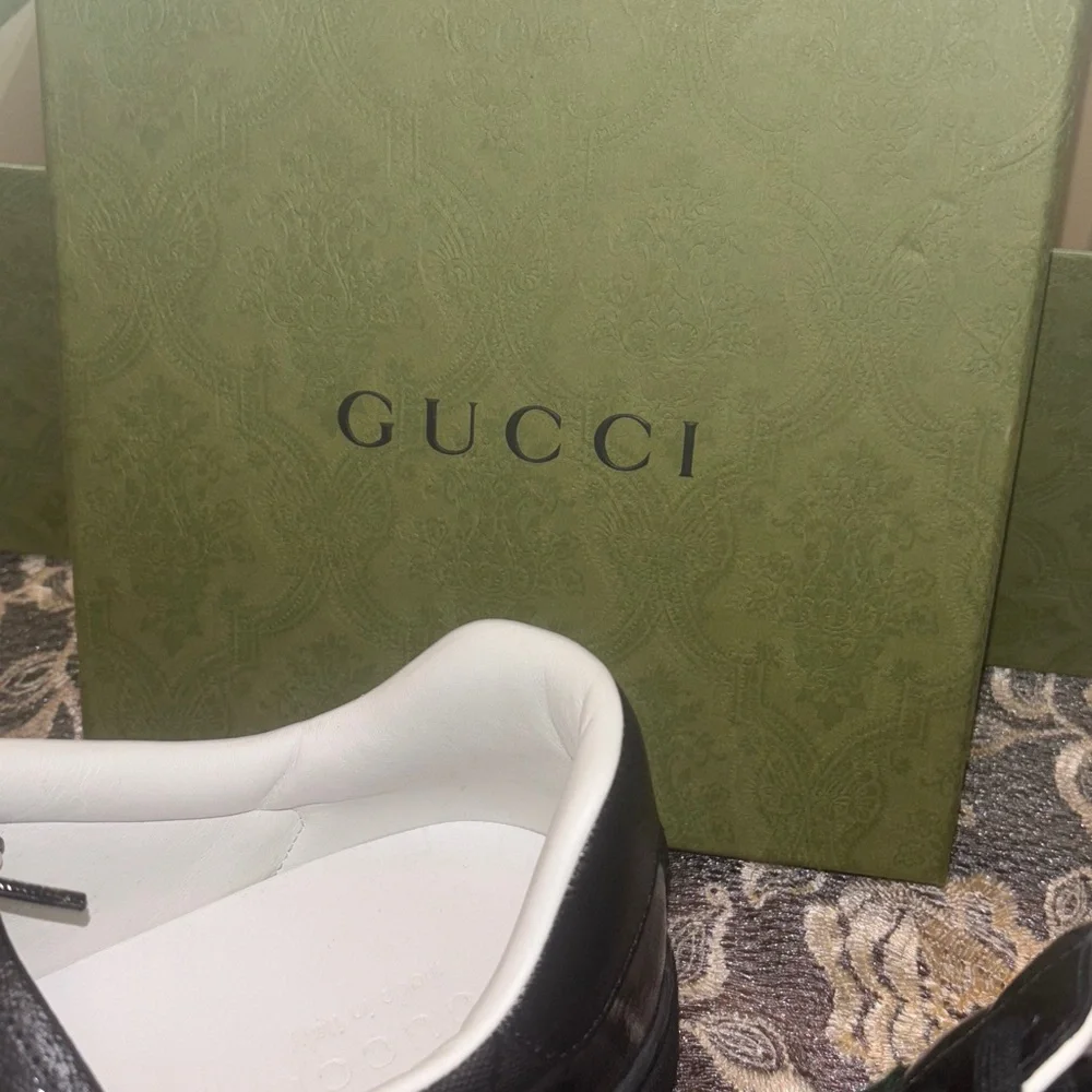 Gucci Black Leather Sneakers with Red and Green Accents. Accepting all offers! - Picture 3 of 10